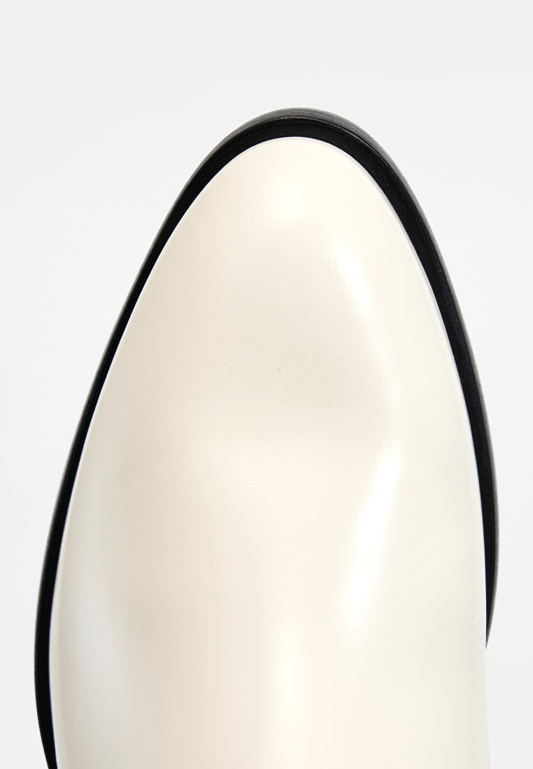 Jimmy Choo JESSE