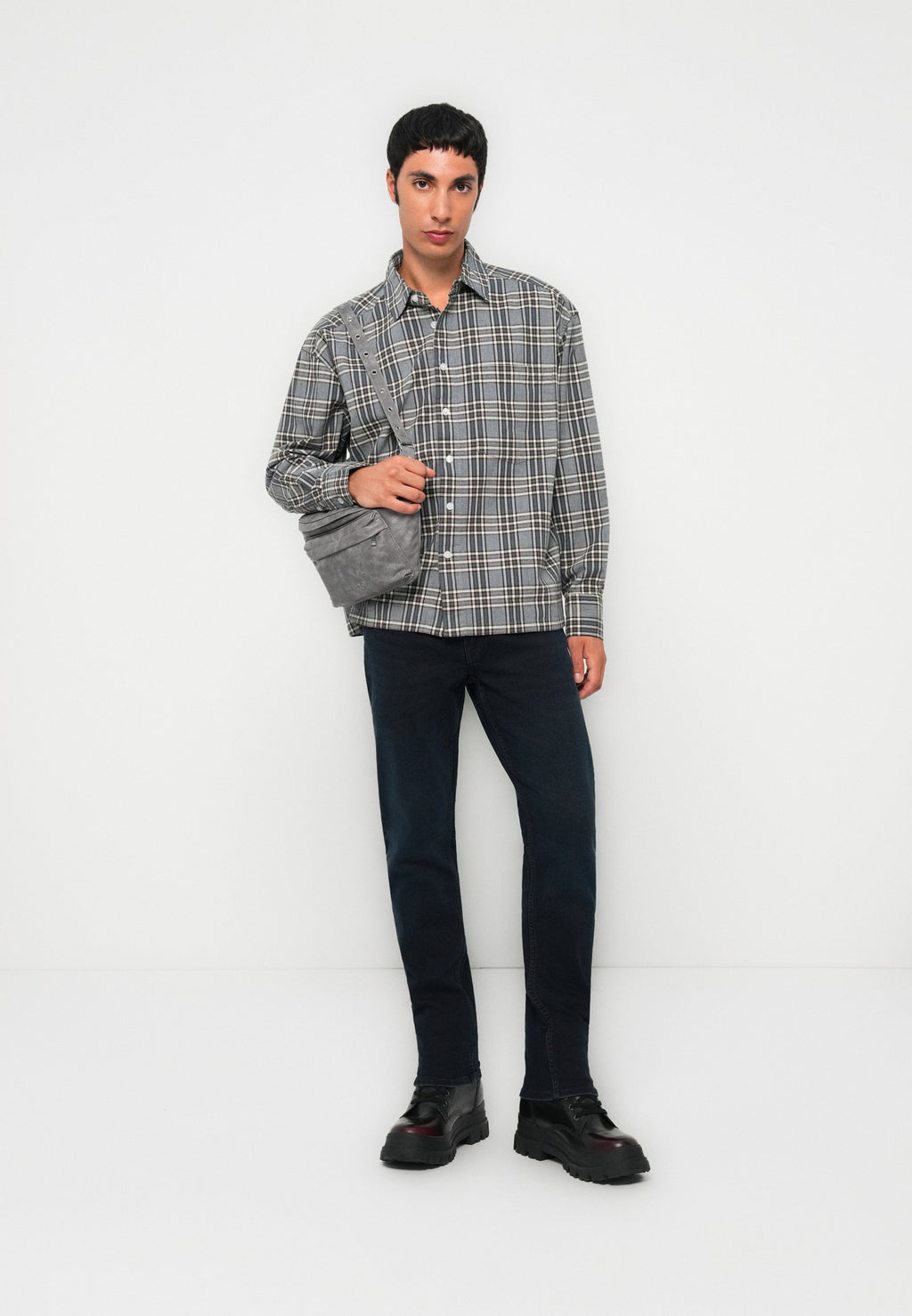 ONSELLIOT SHIRT Media 2