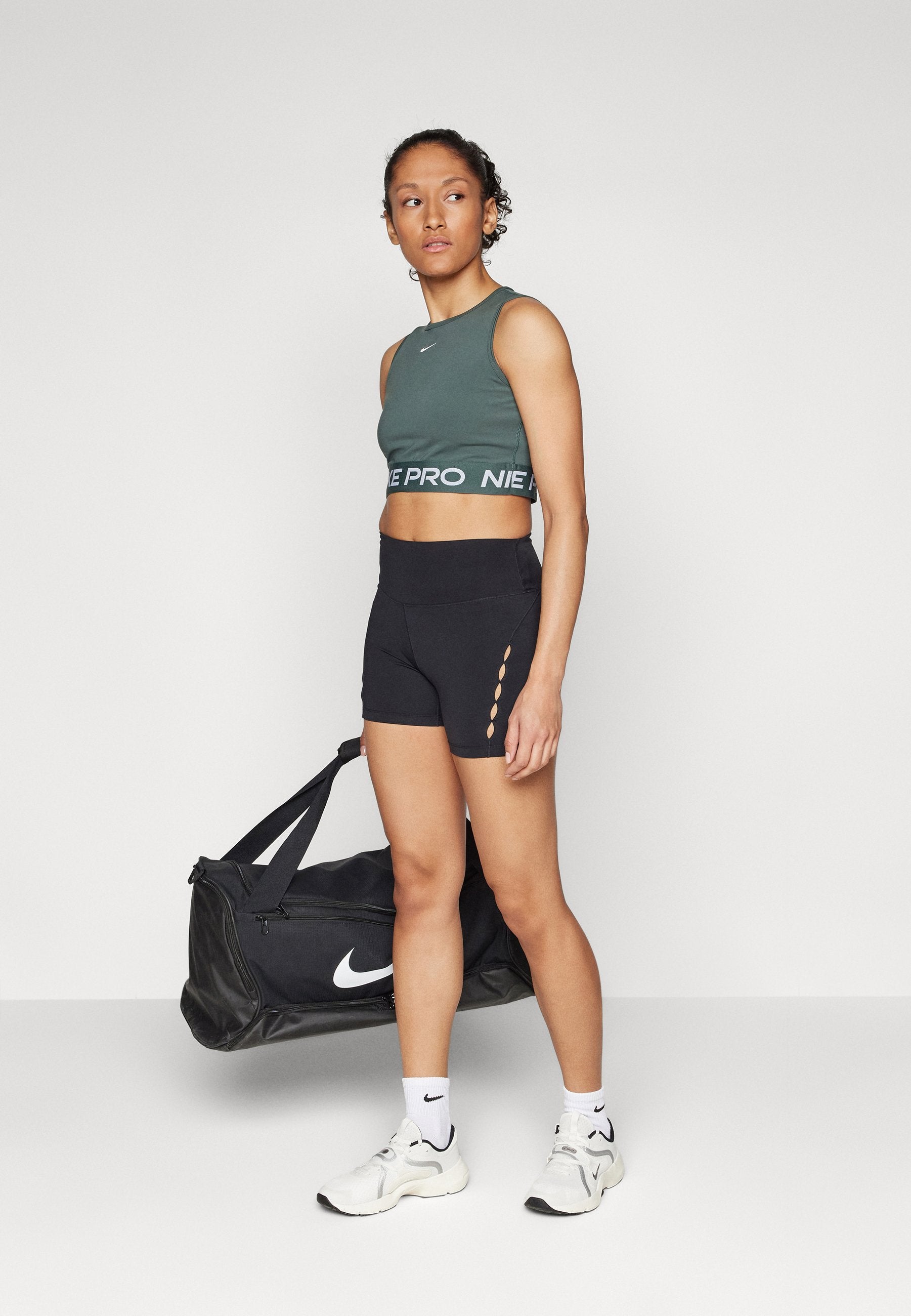Nike Performance 365 CROP TANK
