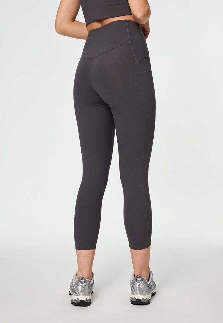 Girlfriend Collective POCKET HIGH-RISE 7/8