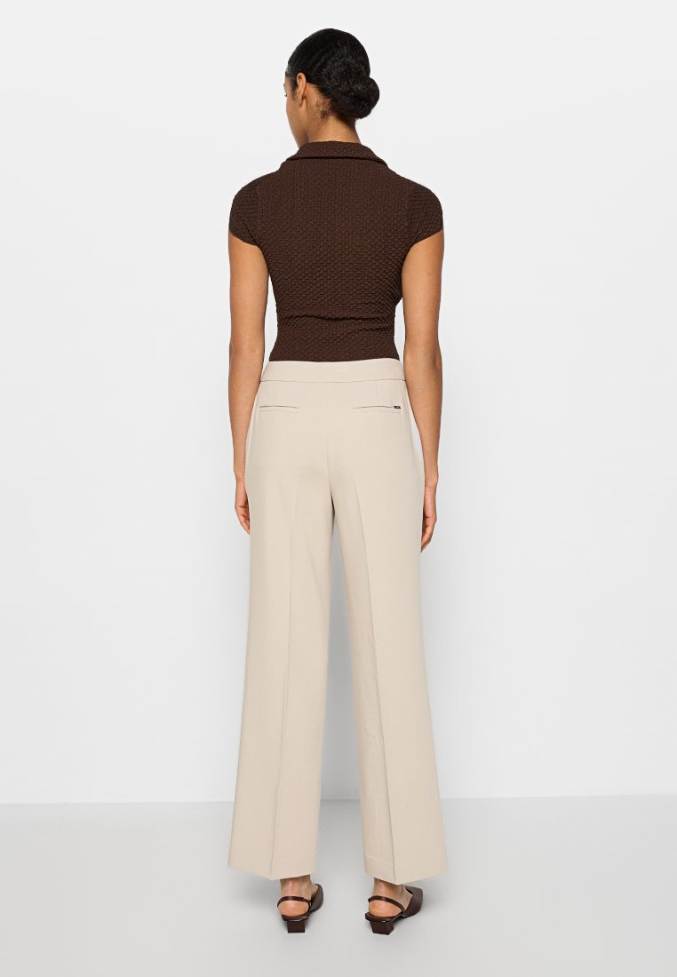 DKNY