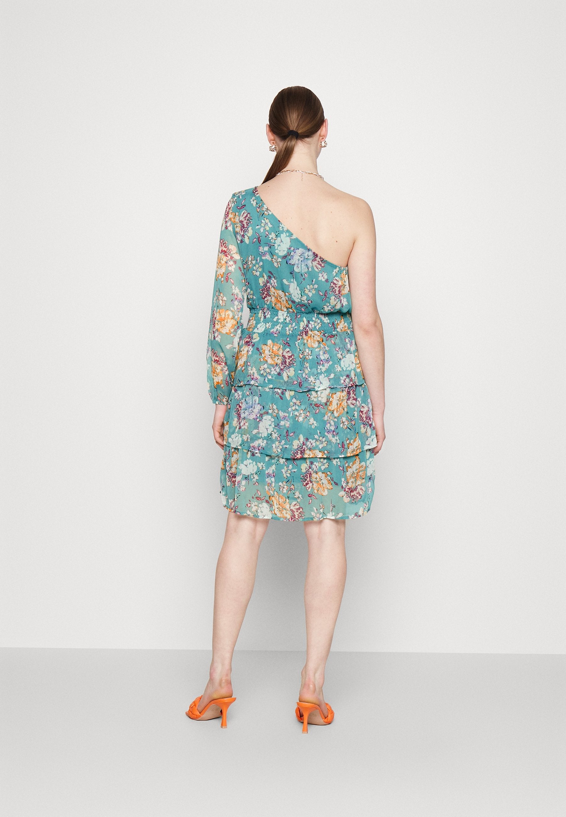 ONLASTA EMMA ONESHOULDER DRESS Media 4