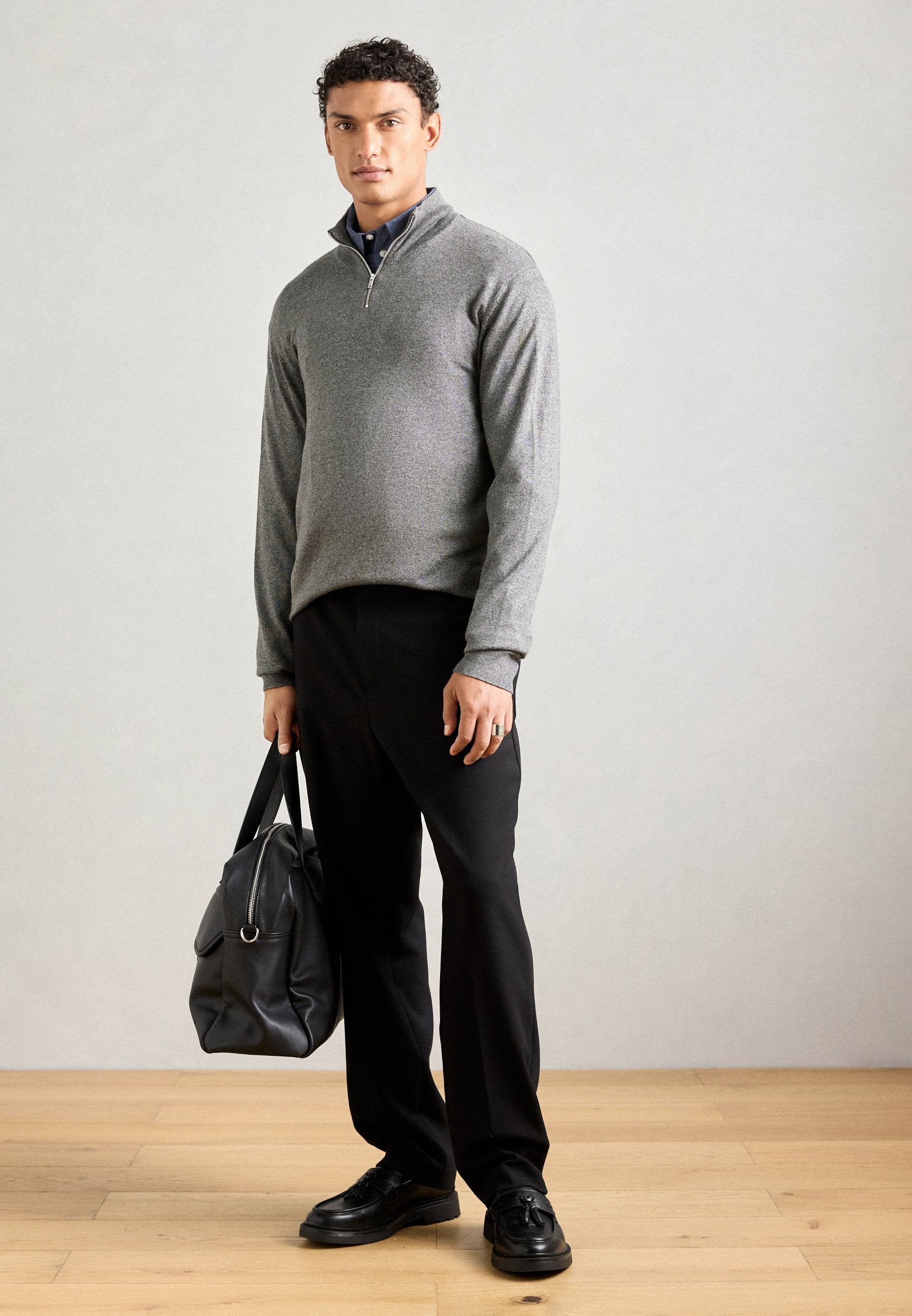 ECOVERO HALF ZIP Media 7