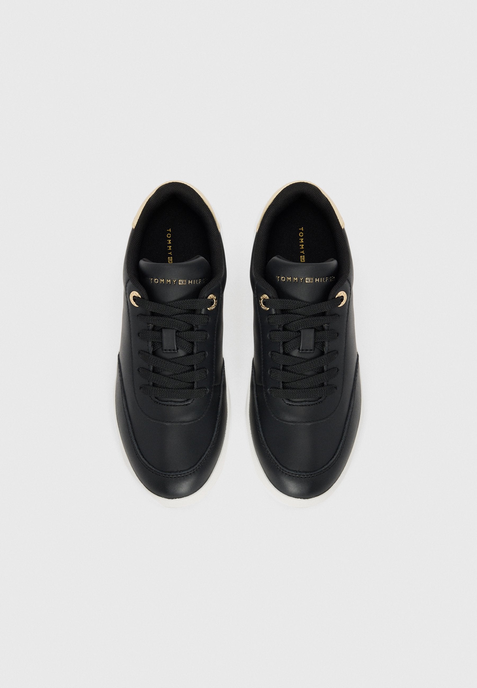 ESSENTIAL CHIC COURT Media 4