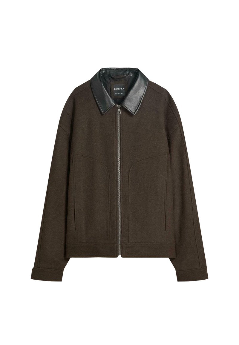 CONTRAST COLLAR  Media 1