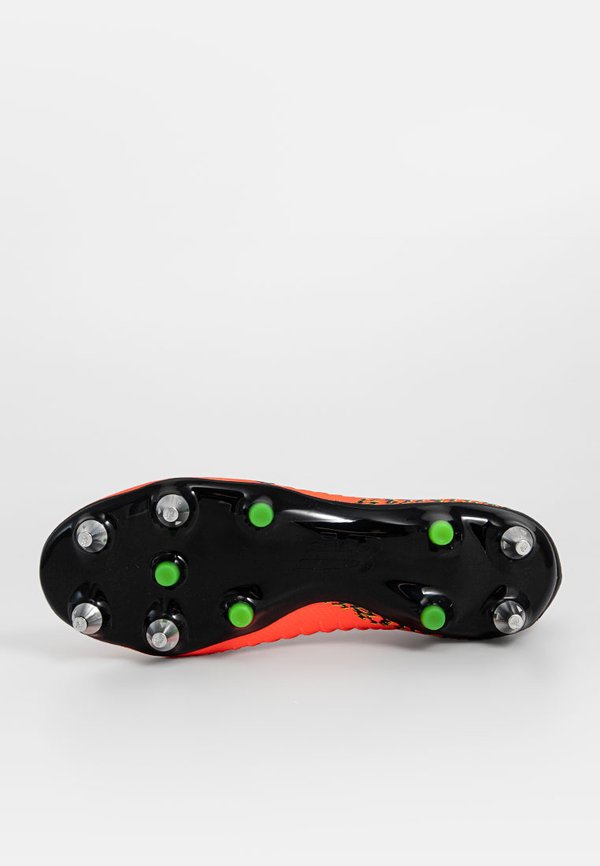 New Balance TEK V4 PRO