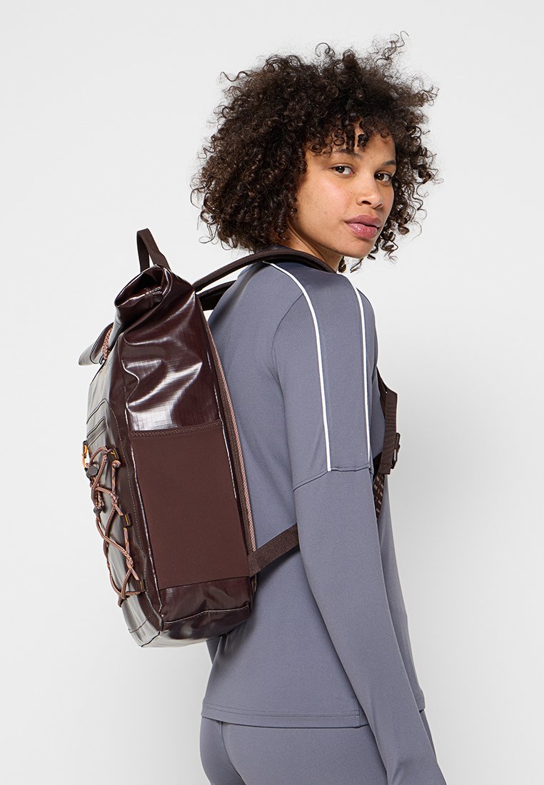 Under Armour SUMMIT