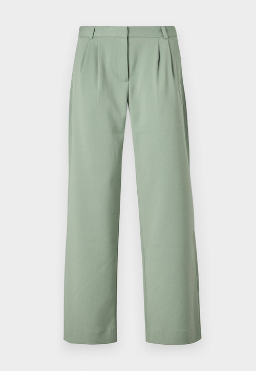 Grüne maßgeschneiderte Hosen aus glattem Stoff. Verfügt über ein gerades Bein Design, Falten an der Vorderseite und seitliche Taschen.