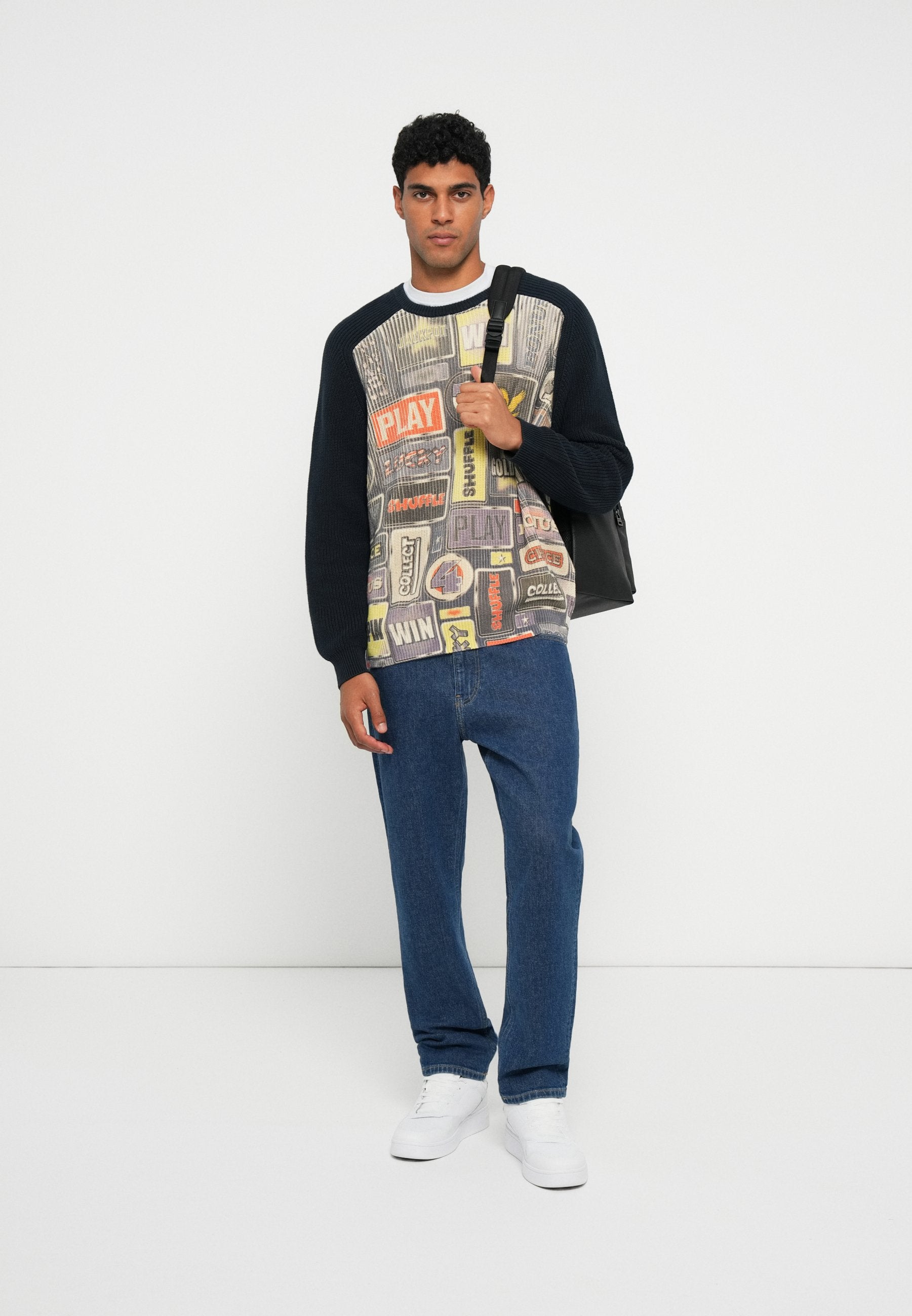Lyle & Scott FRUIT MACHINE GRAPHIC CREW NECK