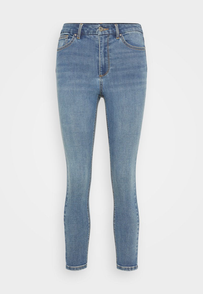 Schlanke Jeans aus hellblauem Denim, mit einem klassischen Fünf-Taschen-Design, dezentem Stichdetail und einem Knopfverschluss an der Taille.
