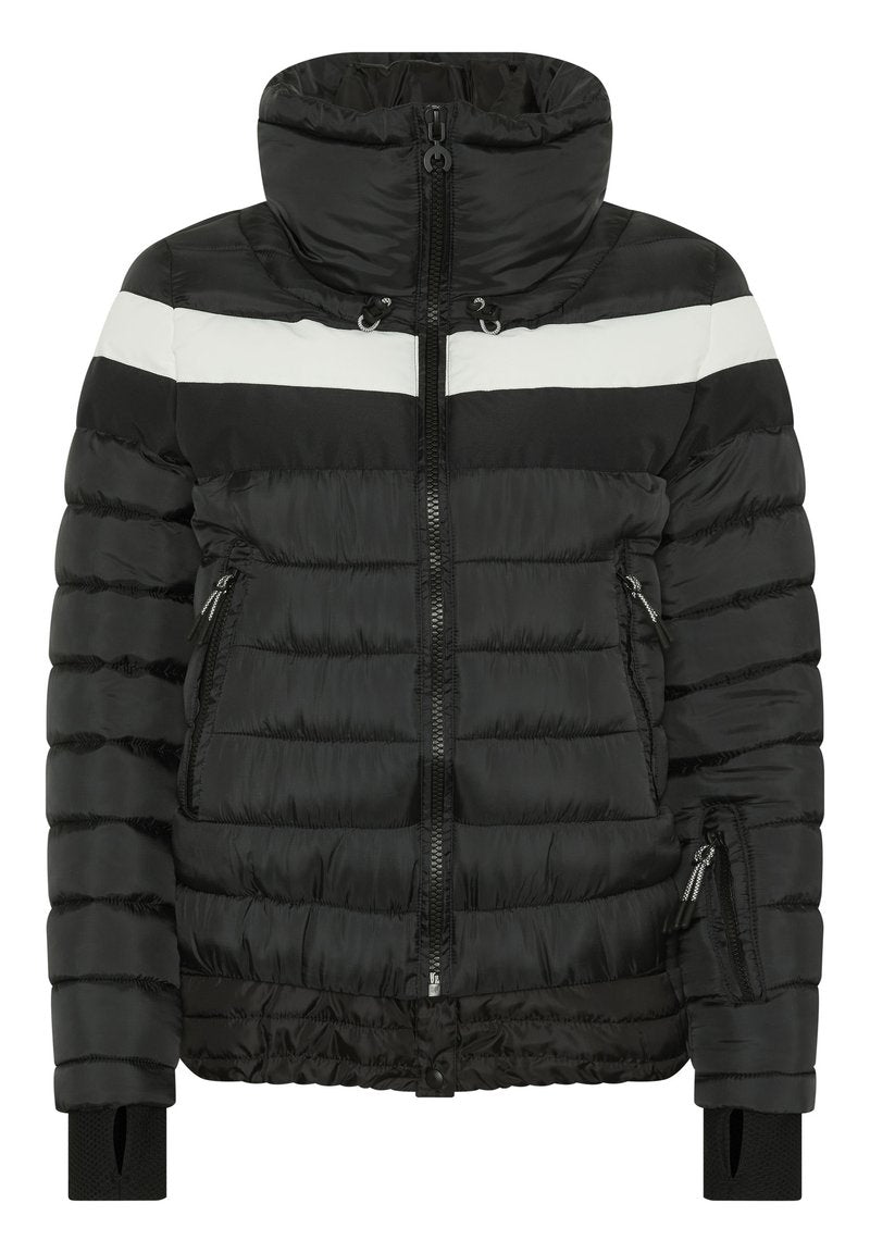 Schwarze gepolsterte Jacke mit hohem Kragen, weißen horizontalen Streifen, mit Reißverschlüssen versehenen Seitentaschen, gerippten Bündchen und glänzender Textur.