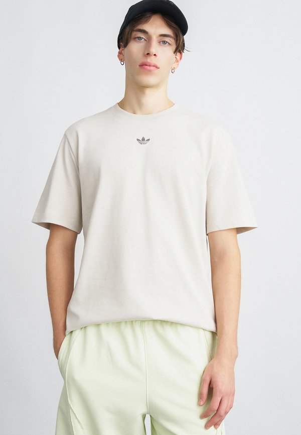 adidas Originals ADILENIUM  - Shorts - almost lime