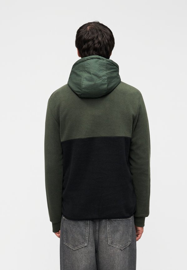 Pier One by Zalando