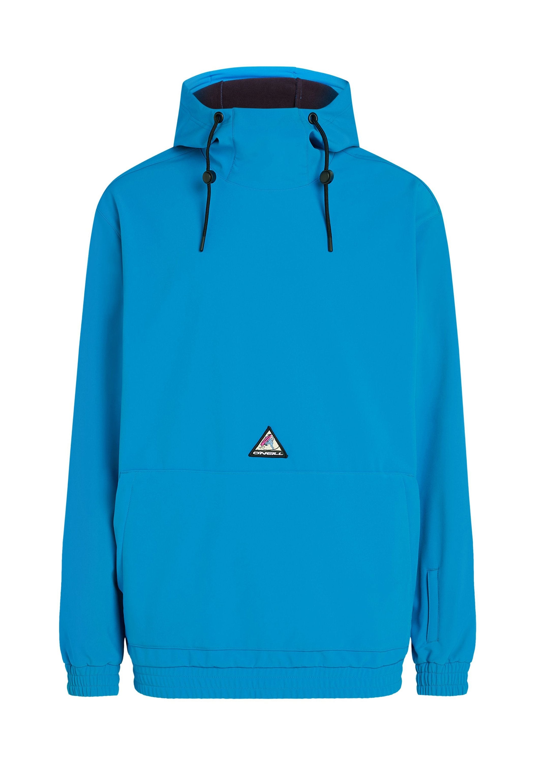 Blaue wasserdichte Jacke mit Kapuze, elastischen Bündchen und einer Fronttasche. Verfügt über ein dreieckiges Logo auf der Brust. Glatte Textur.