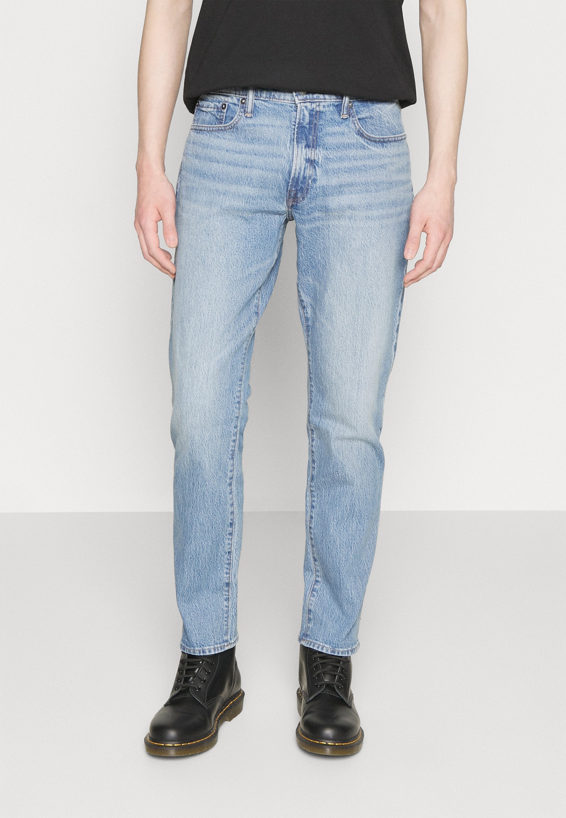 GAP STRAIGHT