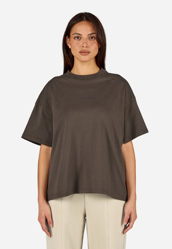 Pegador ARENDAL LOGO HEAVY OVERSIZED TEE