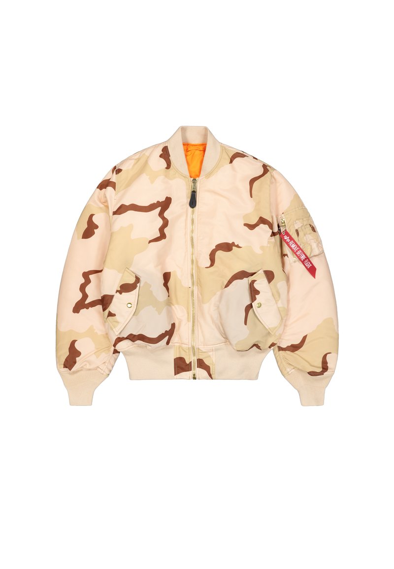 Bomberjacke in einem hellbeigen Camouflage-Muster, mit gerippten Bündchen und Saum, Front-Reißverschluss und orangefarbenem Futter. Verfügt über eine Reißverschlusstasche mit rotem Etikett.