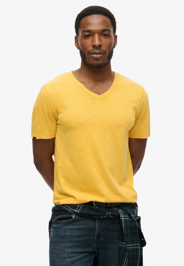Superdry & Co V-NECK SLUB SHORT SLEEVE - Basic T-shirt - desert ochre yellow