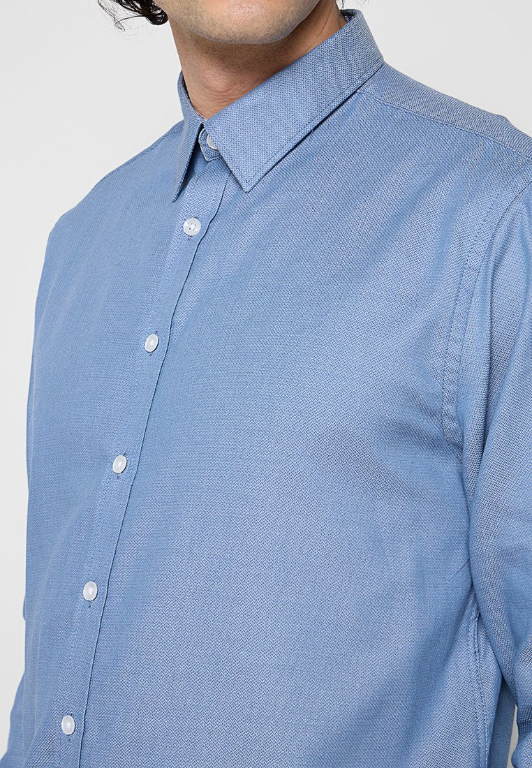 REGULAR FIT Media 3