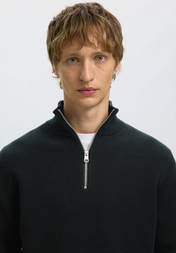 Selected SLMDANE HALF ZIP