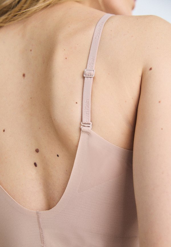 Calvin Klein Underwear SCULPTED FIRM STAY PUT