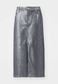 Silberner metallischer Denimrock, knielang, mit strukturierter Form, vorderer Knopfverschluss und Gürtelschlaufen. Glatte Textur mit minimalistischem Design.
