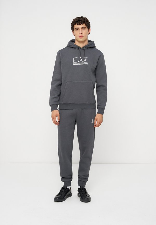 EA7 Emporio Armani