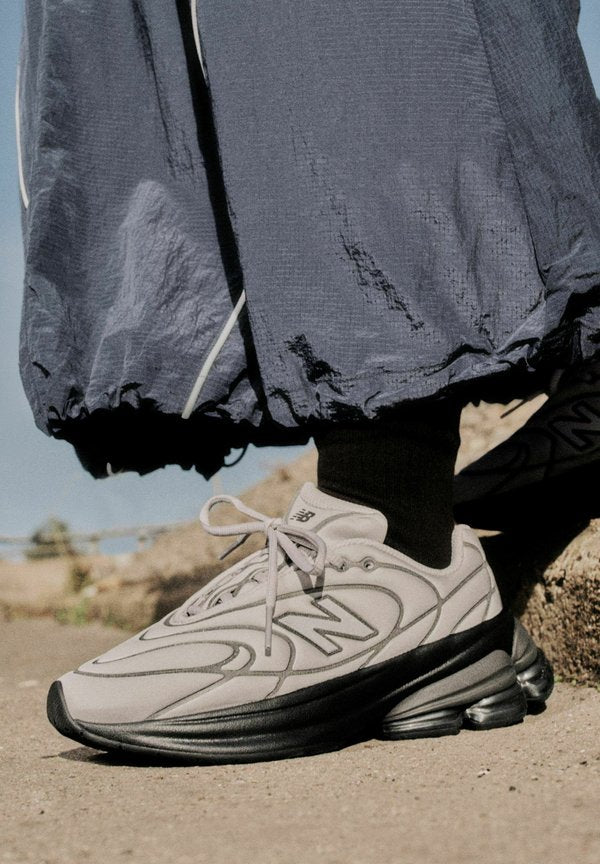 New Balance 5030 UNISEX - Trainers - raincloud black metallic