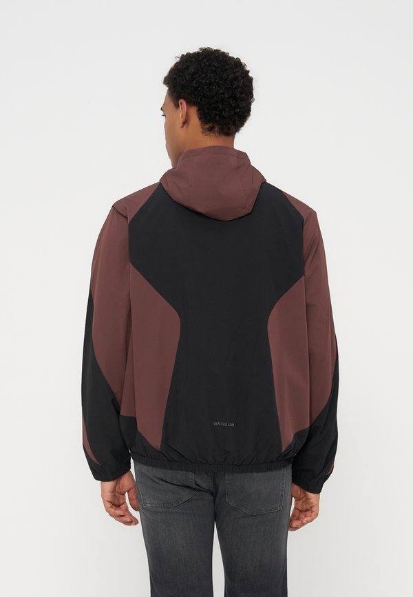 EA7 Emporio Armani