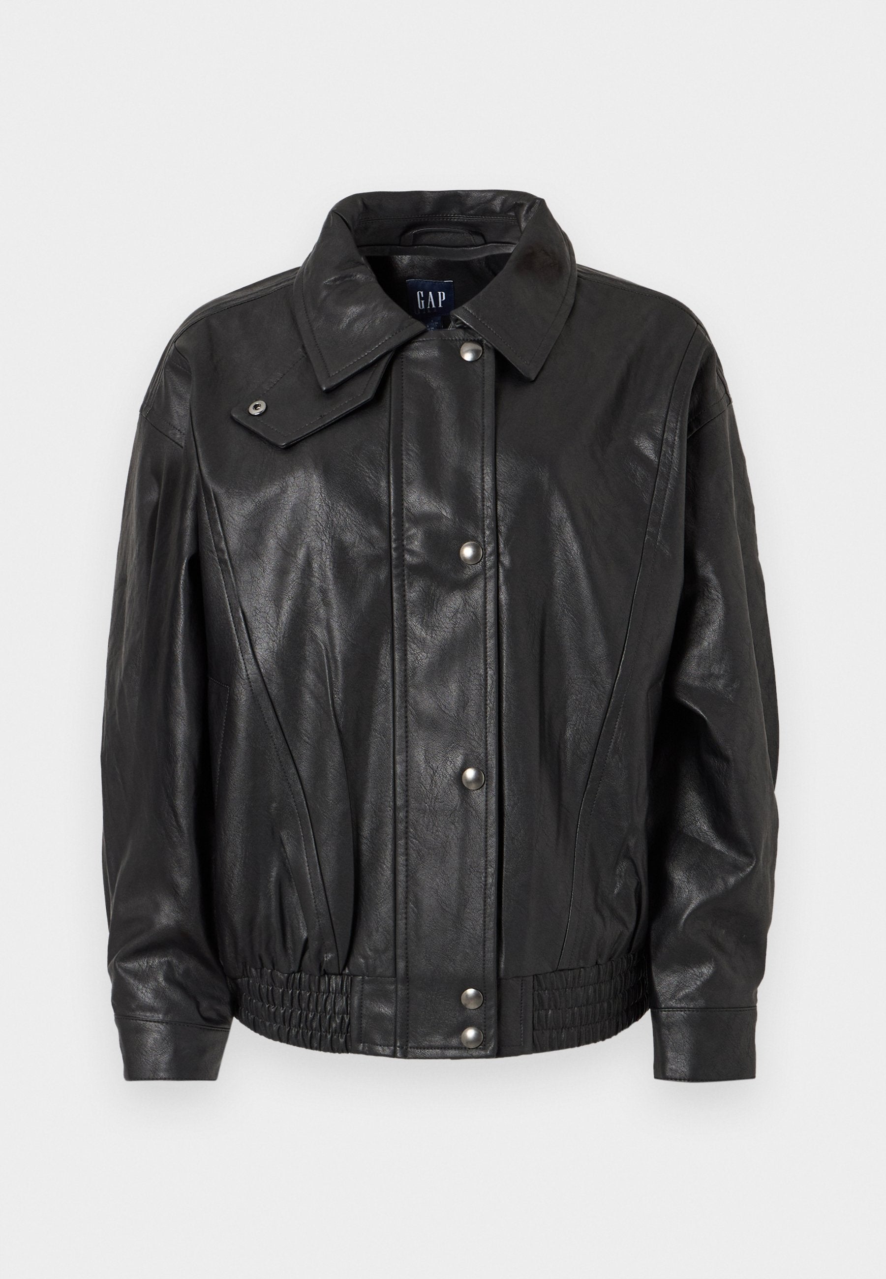 Schwarze Lederjacke mit einem Hemdkragen, Druckknöpfen, elastischem Bund und glatter Oberfläche. Besitzt eine lässige Passform, die sich gut für das Layering eignet.