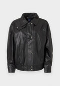 Schwarze Lederjacke mit einem Hemdkragen, Druckknöpfen, elastischem Bund und glatter Oberfläche. Besitzt eine lässige Passform, die sich gut für das Layering eignet.