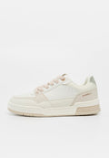 Beiger und weißer Low-Top-Sneaker mit strukturierter Sohle, gepolstertem Kragen, Schnürdesign und „O'Neill“-Logo an der Seitenferse.