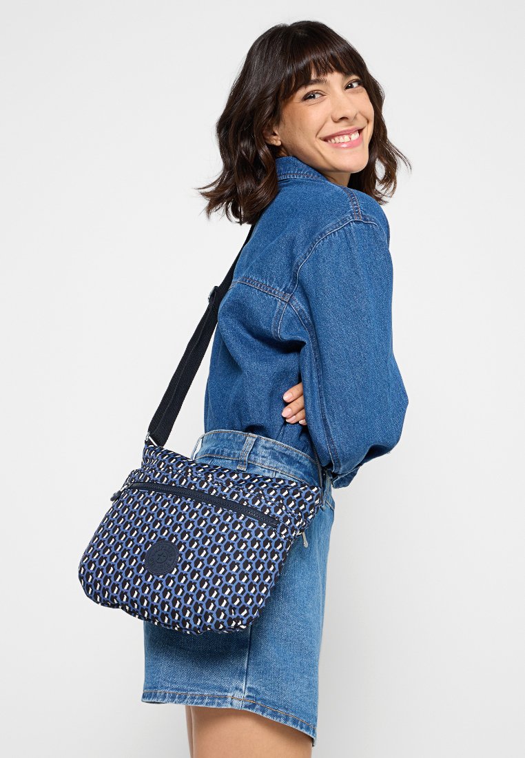 Kipling ARTO