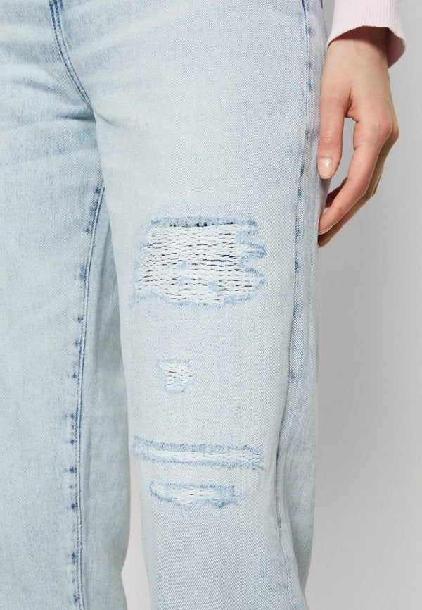 Armani Exchange