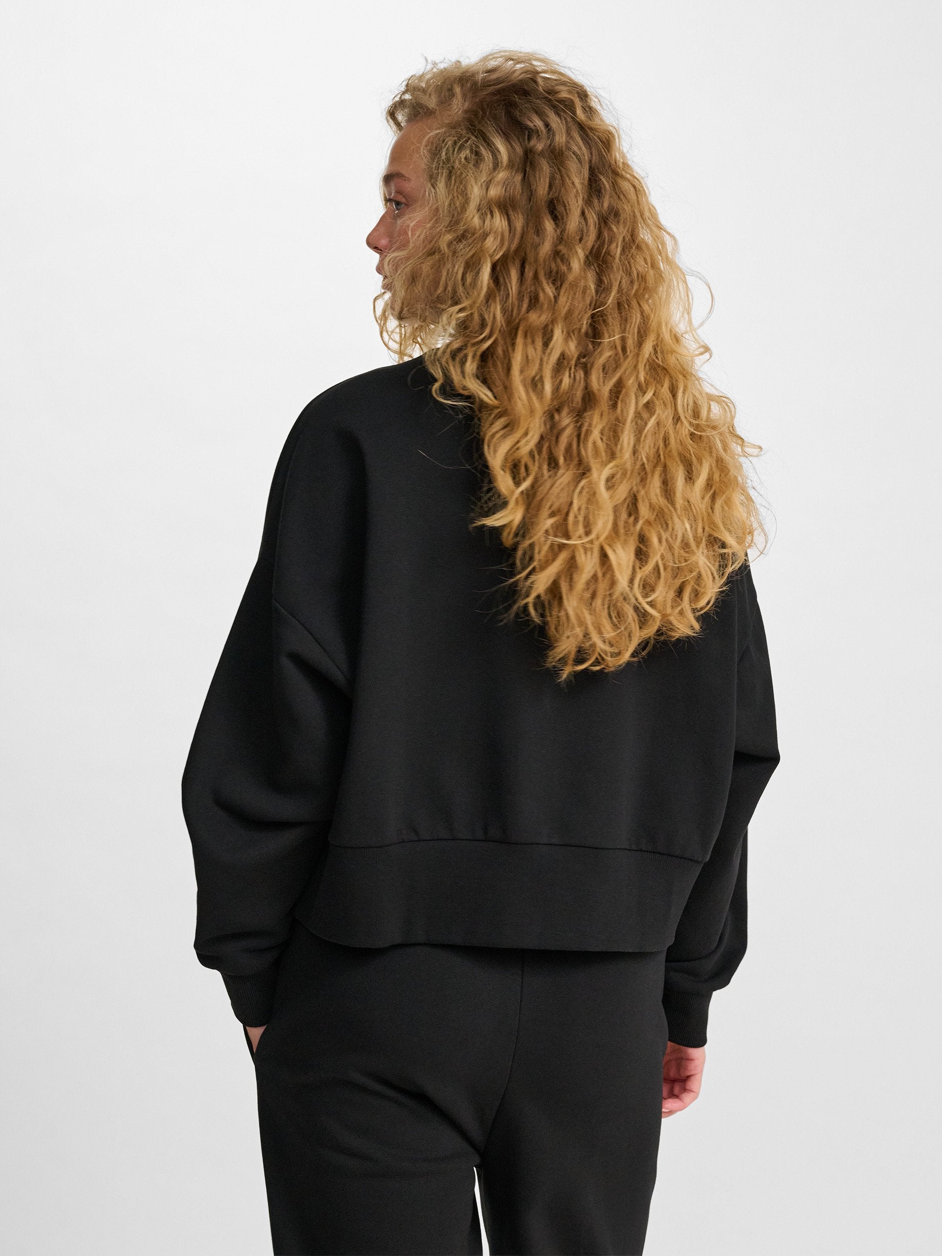 Hummel BOXY CREW NECK