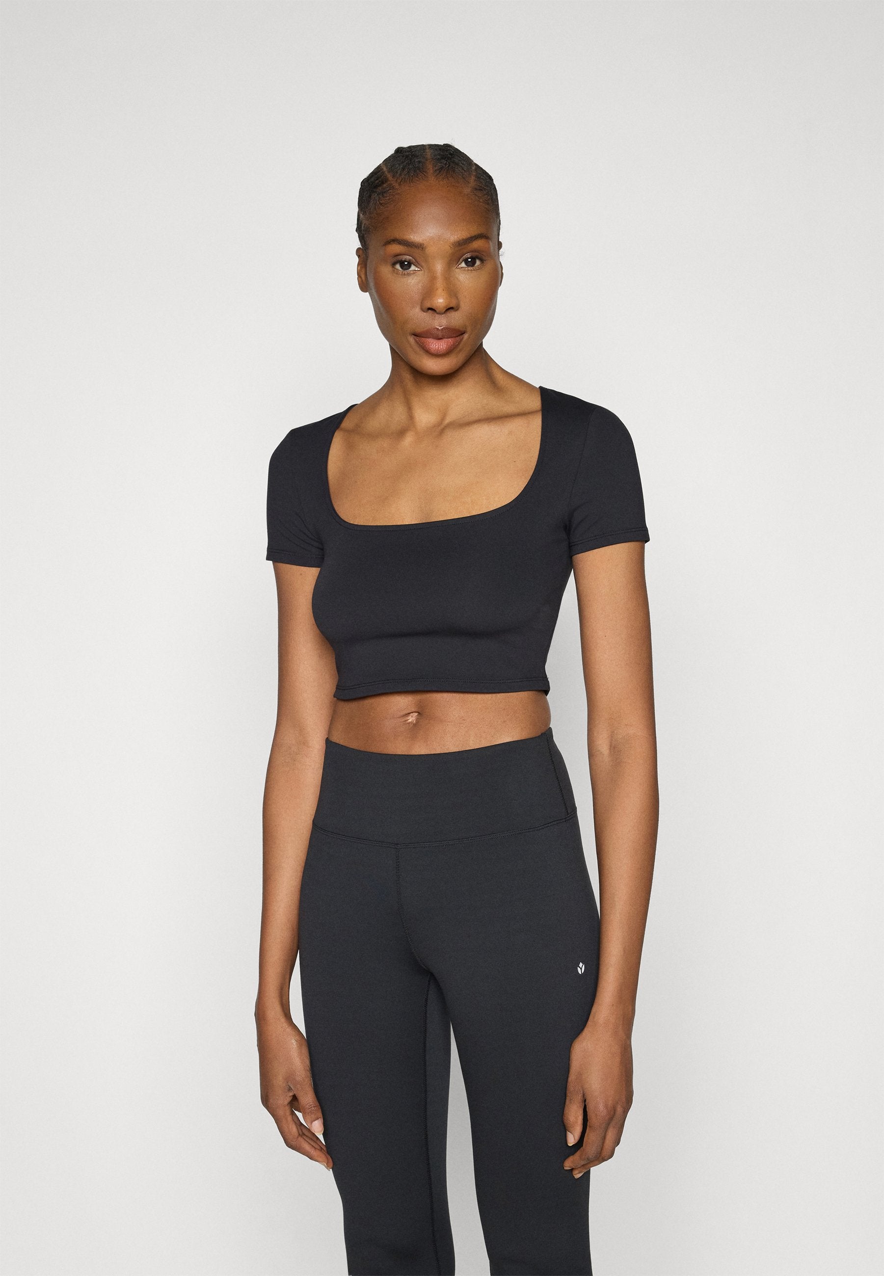 Even&Odd active CROPPED SQUARE NECK T-SHIRT