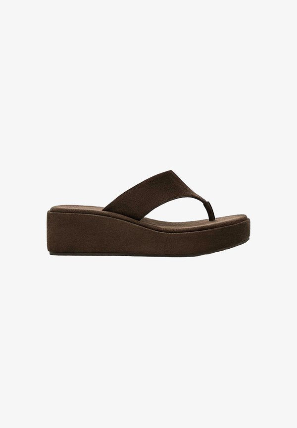 Bershka FLATFORM THONG -SANDALS - T-bar sandals - brown