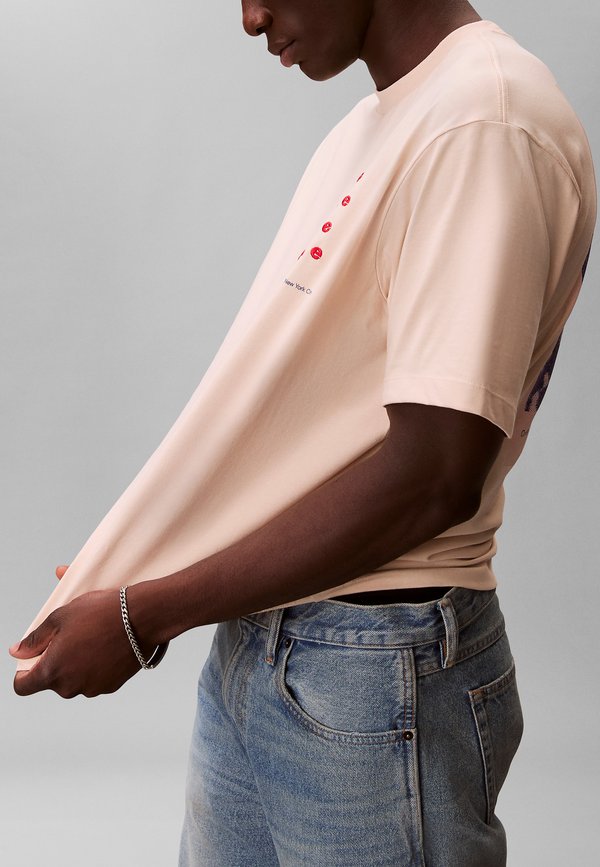 Calvin Klein Jeans SOMEWHERE GRAPHIC