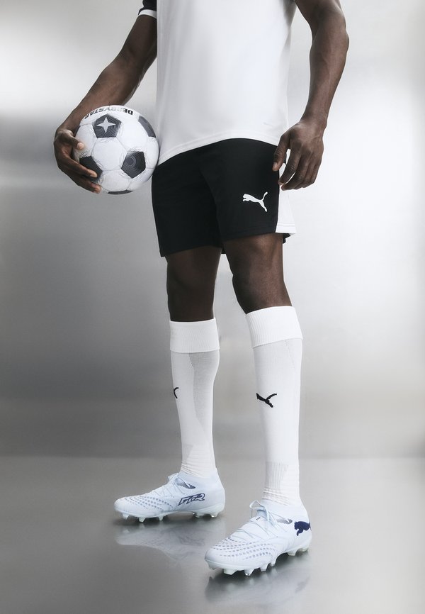 Puma TEAMLIGA26 SHORTS - Sports shorts - black/white