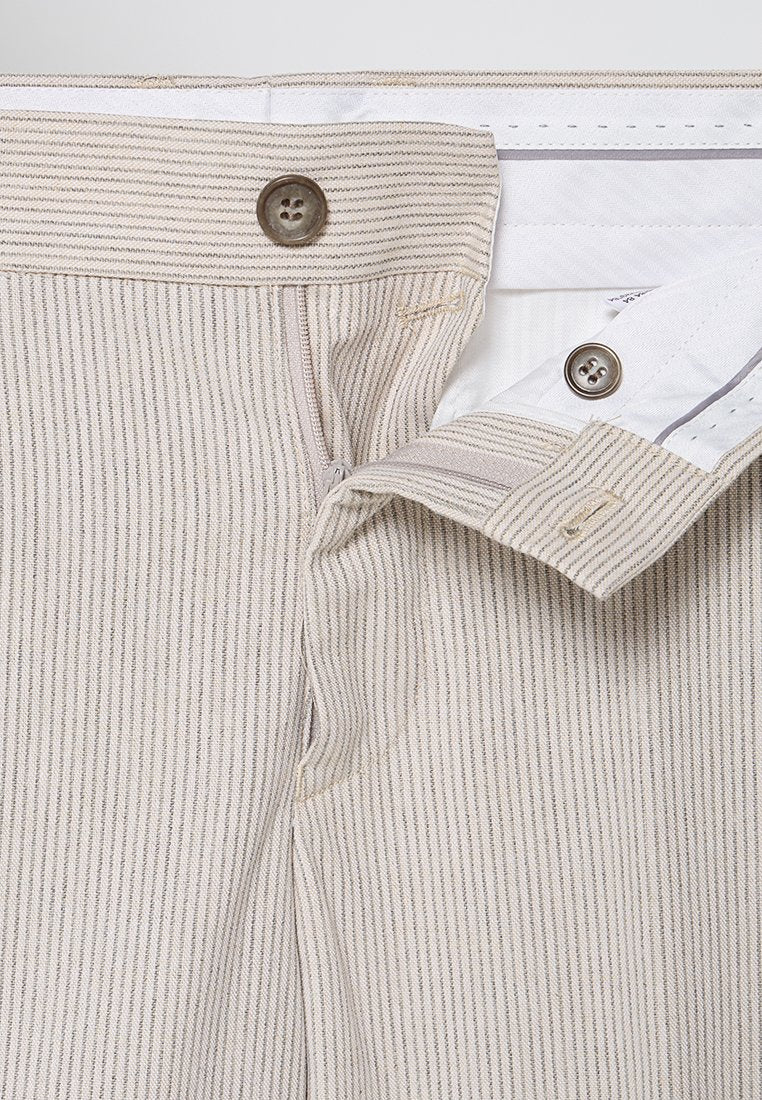 SLIM FIT Media 8
