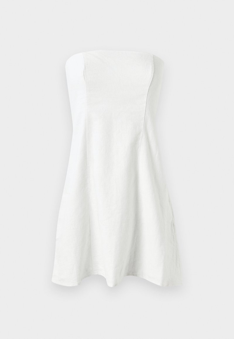 Kategorieloses weißes Kleid aus leichtem Leinen-Mix, mit einem taillierten Oberteil und einem fließenden A-Linien-Rock. Glatte Textur, schlichtes Design.