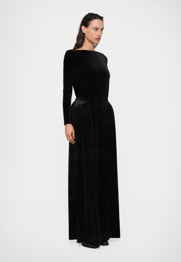 Norma Kamali PLEATED PANT