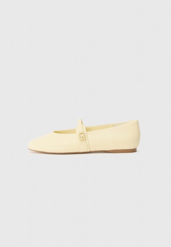 Steve Madden REJOICE