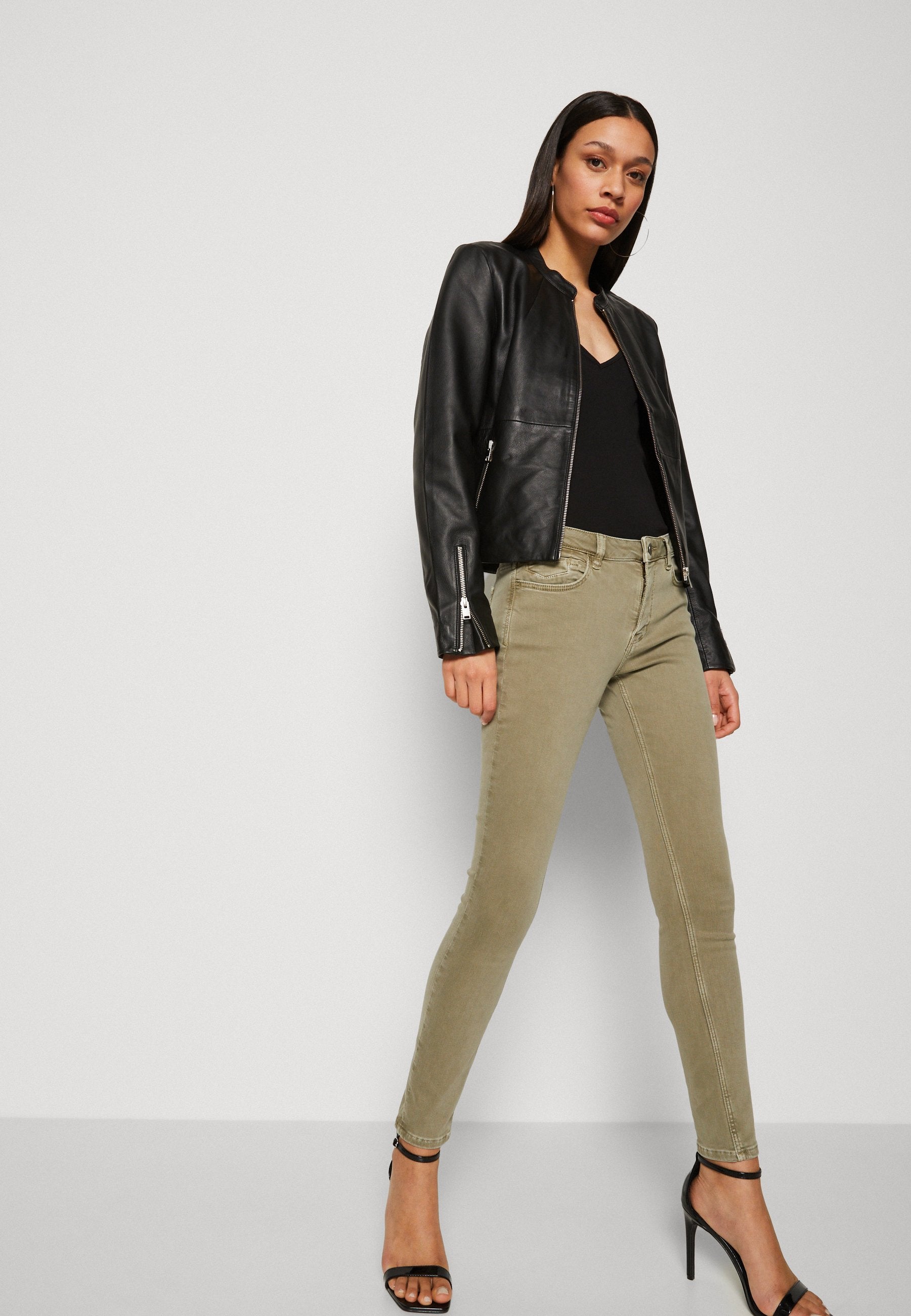 Esprit Jeans Skinny Fit Media 5