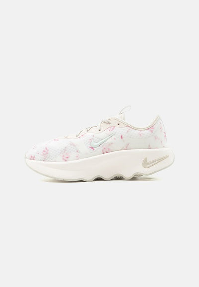 Nike Performance MOTIVA 2 SE - Training shoe - chalk/barely green/light orewood brown/sail