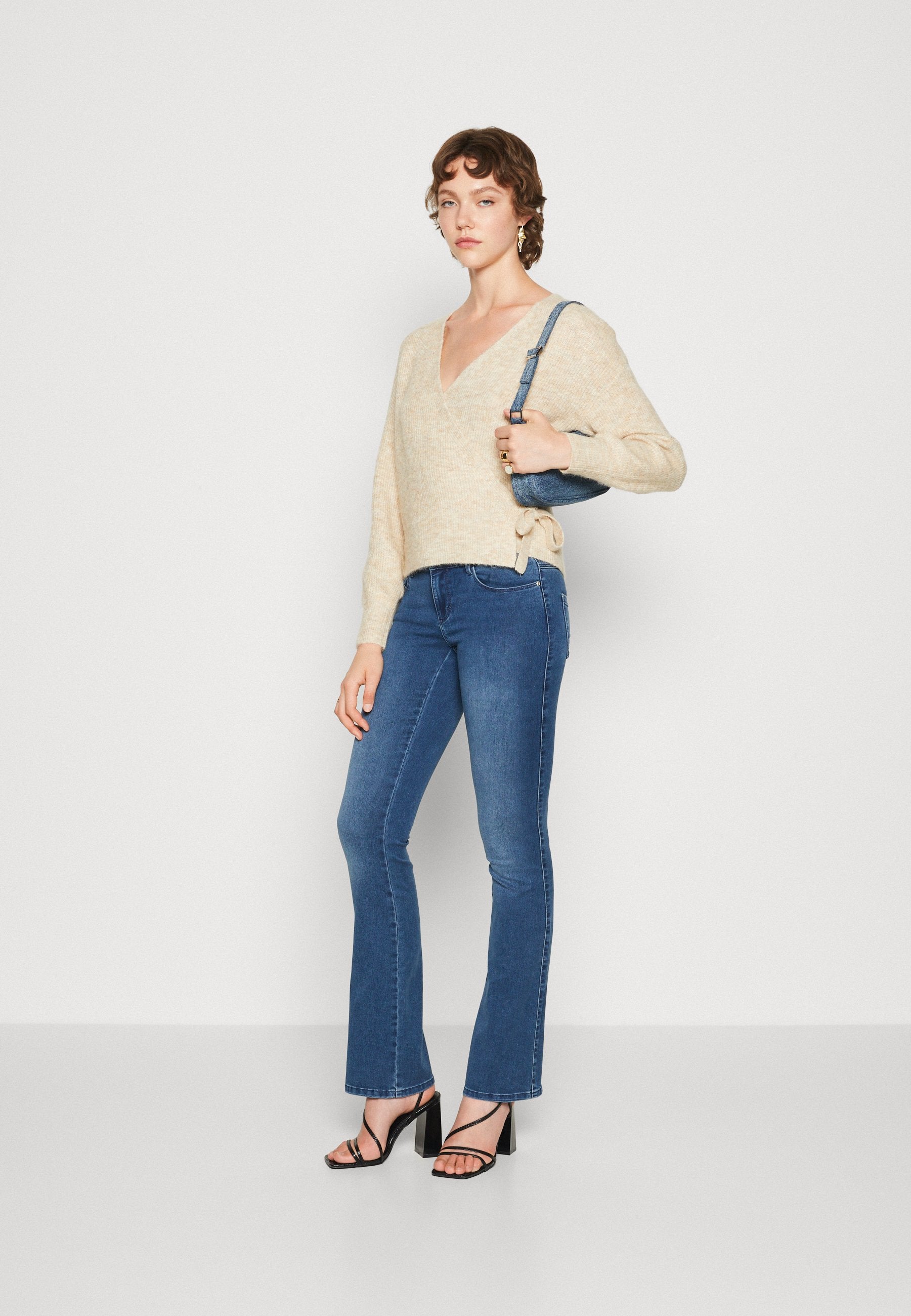 ONLROYAL LOW WAIST SWEET Media 2