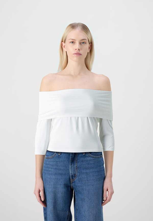 Vero Moda VMREGITZE OFF SHOULDER - Long sleeved top - snow white