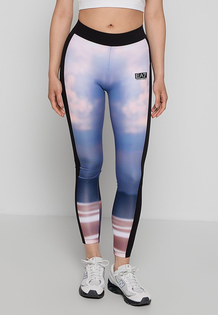 EA7 Emporio Armani Lauftights Media 1