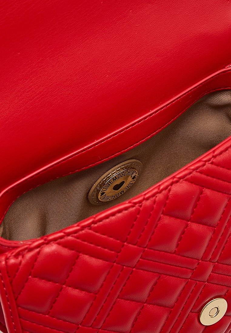 Love Moschino