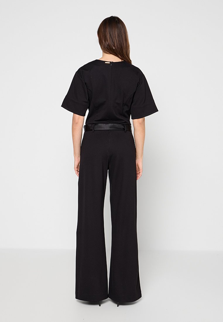 TWINSET